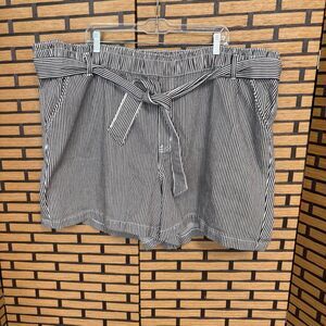 Lane Bryant Black And White Stripe High Rise Bermuda Belted Shorts Size 26